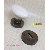 Pomolo porta ceramica Pomello ovale porcellana Avorio e ottone Bronzato FINA 